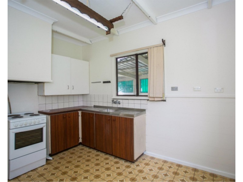 2 Kalara Way, Koongamia WA 6056
