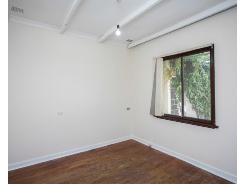 2 Kalara Way, Koongamia WA 6056