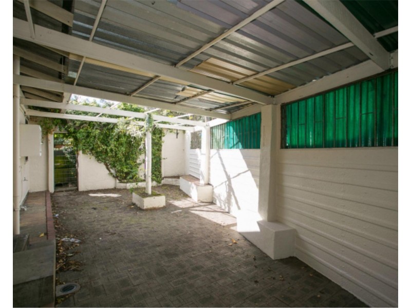 2 Kalara Way, Koongamia WA 6056