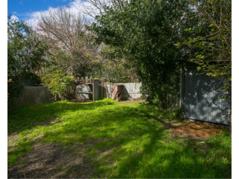 2 Kalara Way, Koongamia WA 6056