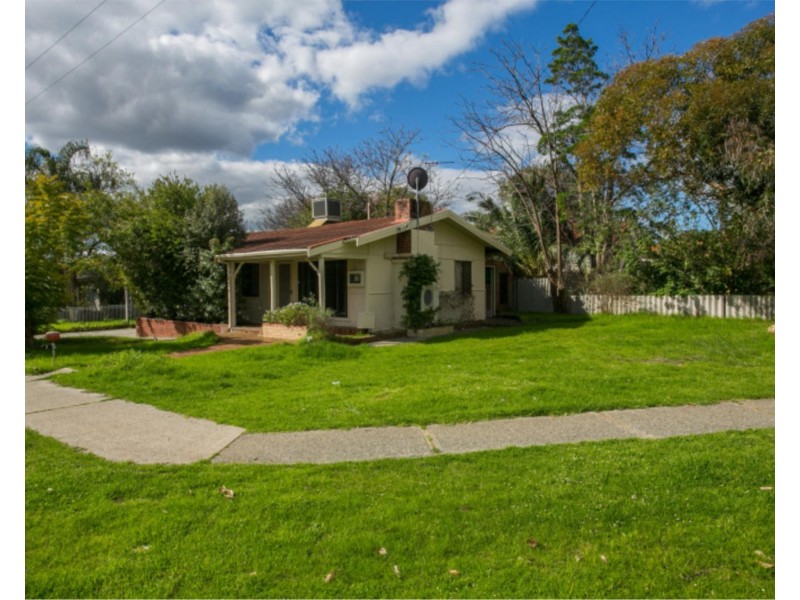 2 Kalara Way, Koongamia WA 6056