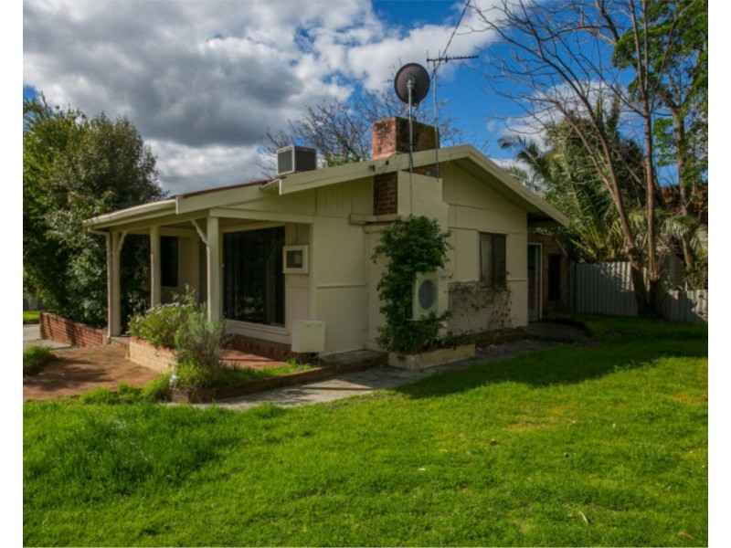 2 Kalara Way, Koongamia WA 6056