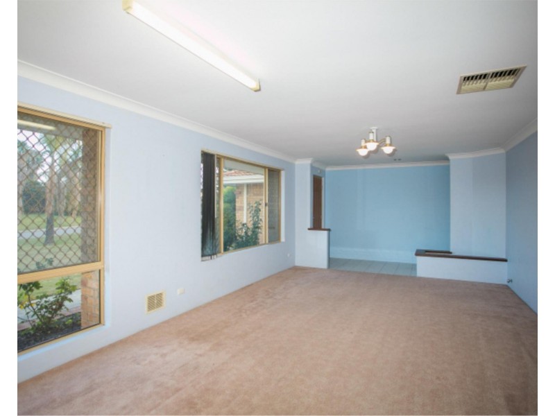 8 Welland Way, Beechboro WA 6063