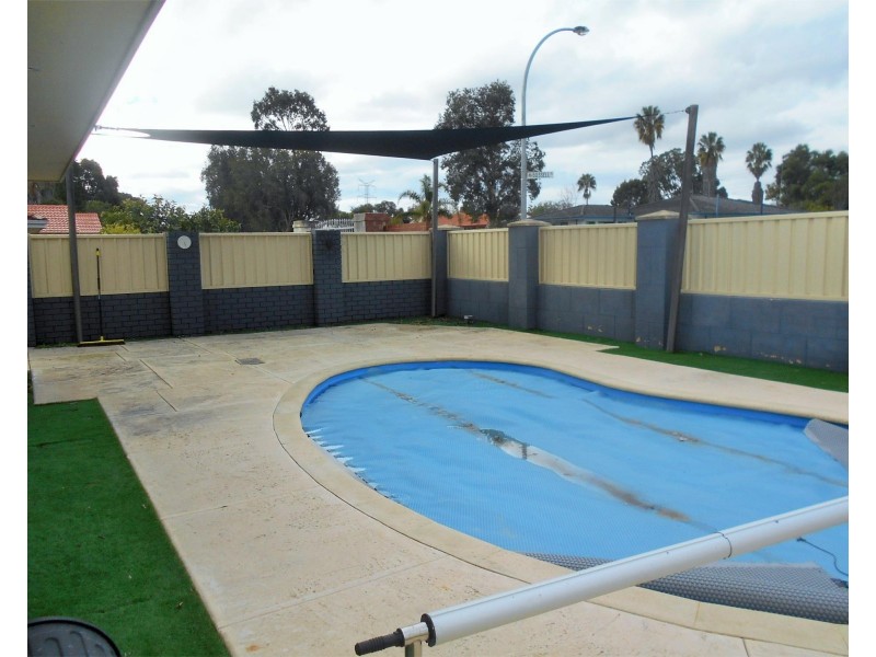 43 Barlee Way, Beechboro WA 6063