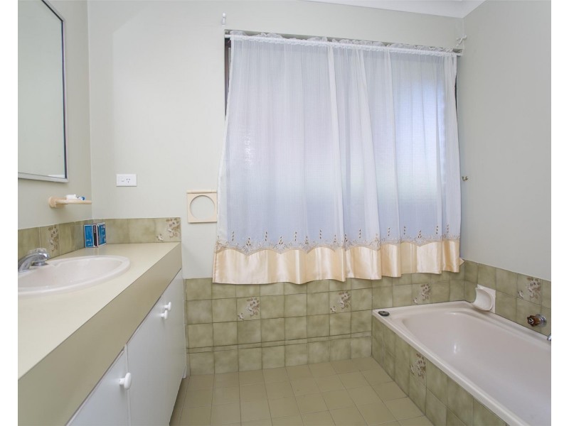 13 Rangeview Drive, Bellevue WA 6056