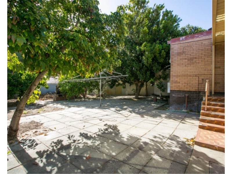 235 Flinders Street, Yokine WA 6060