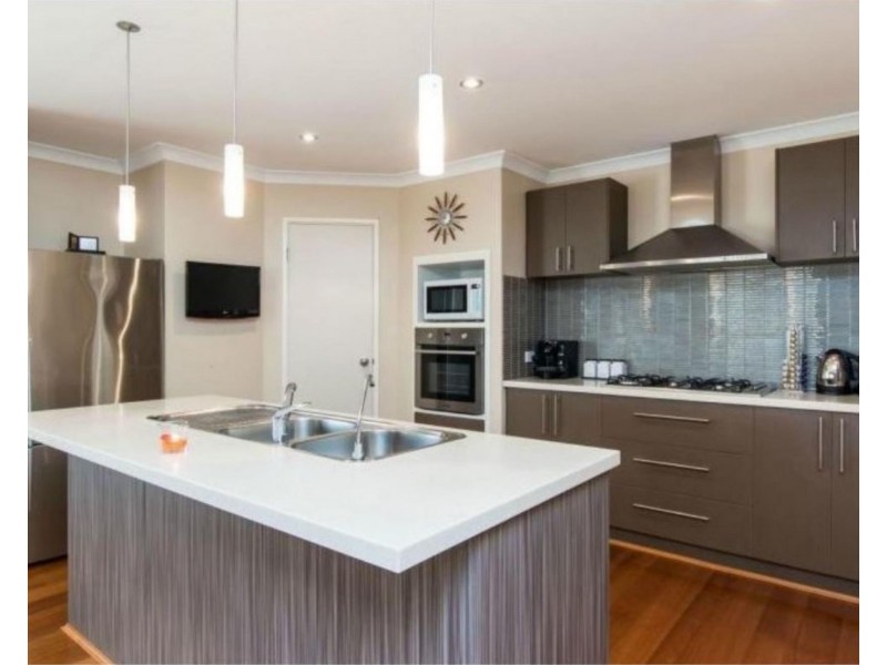 24 Cooper Street, Madeley WA 6065