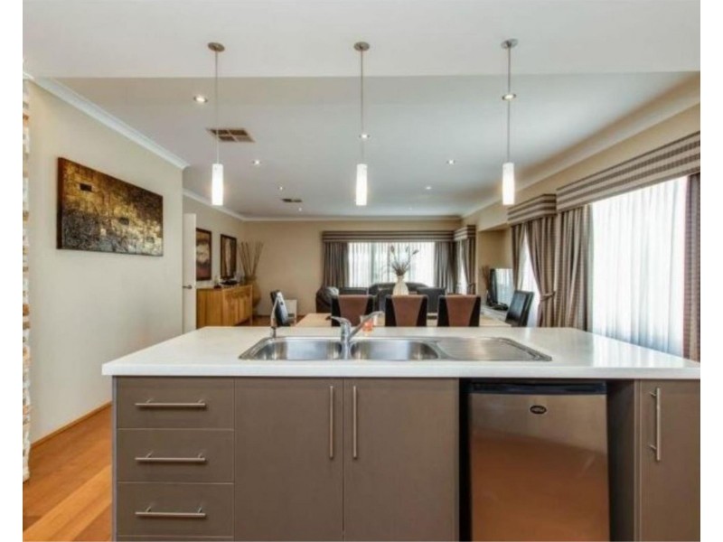 24 Cooper Street, Madeley WA 6065