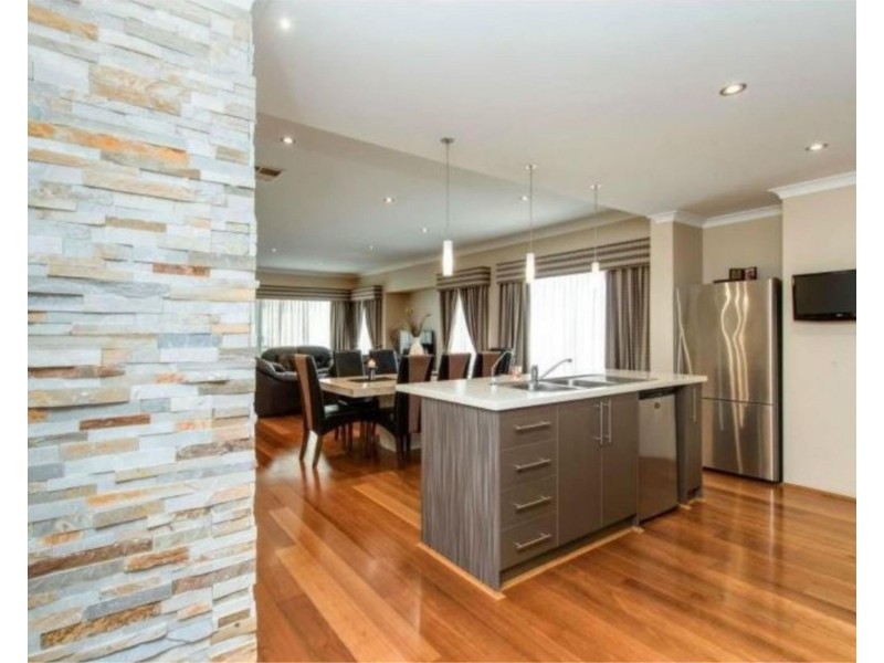 24 Cooper Street, Madeley WA 6065