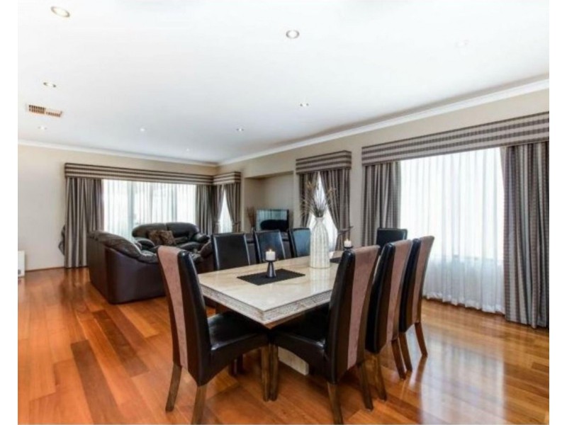 24 Cooper Street, Madeley WA 6065