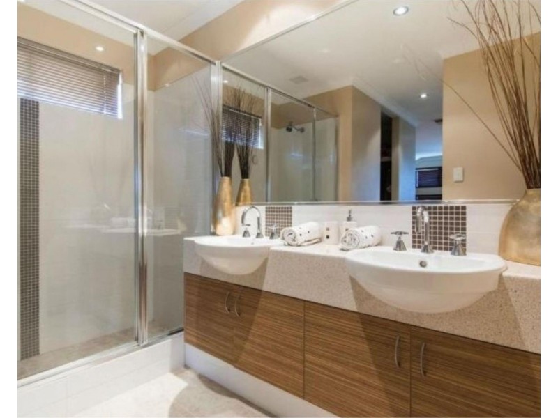 24 Cooper Street, Madeley WA 6065