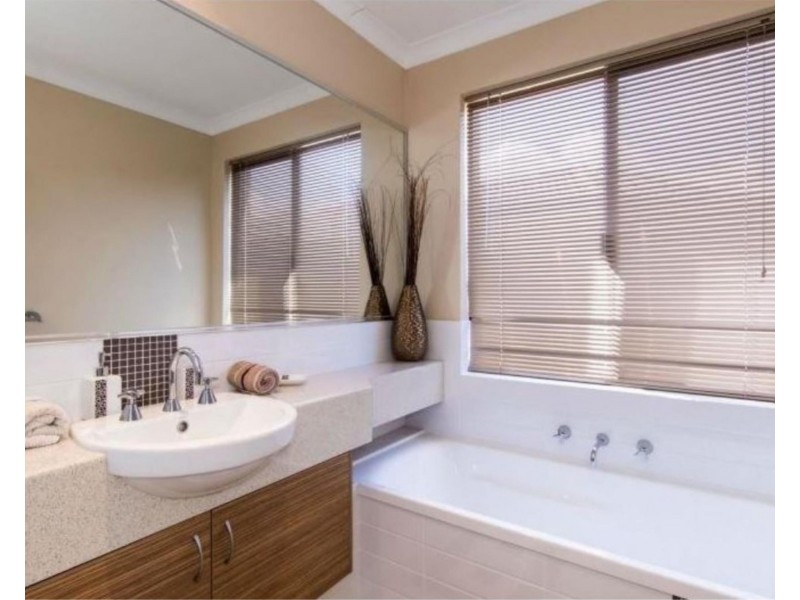 24 Cooper Street, Madeley WA 6065