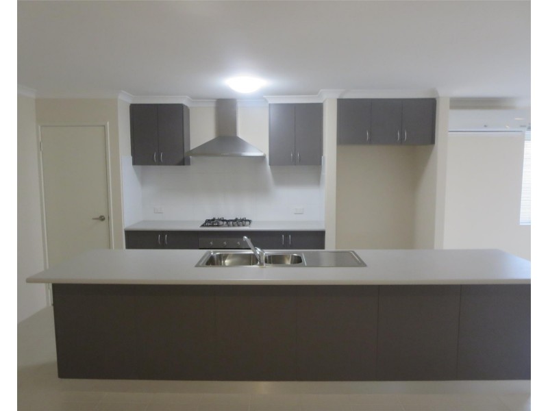 218 Shreeve Road, Canning Vale WA 6155