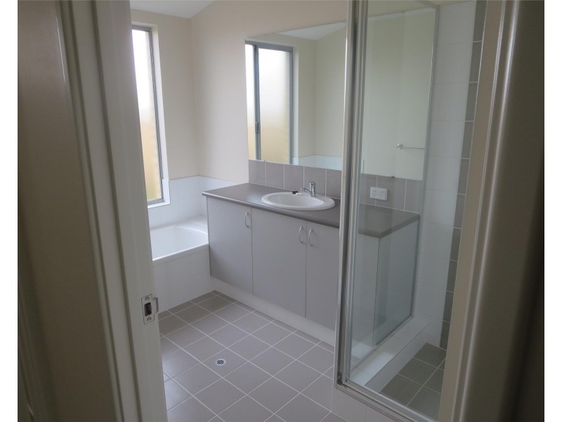 218 Shreeve Road, Canning Vale WA 6155