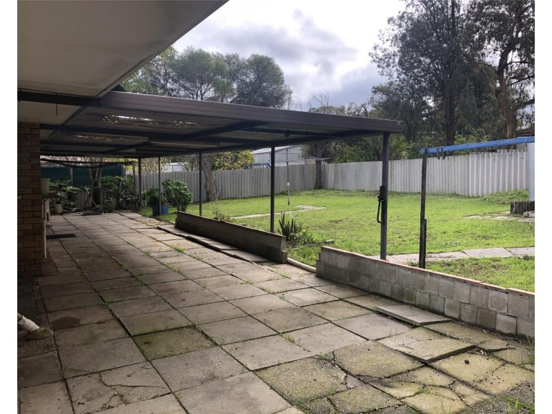 17 Abingdon Road, Swan View WA 6056