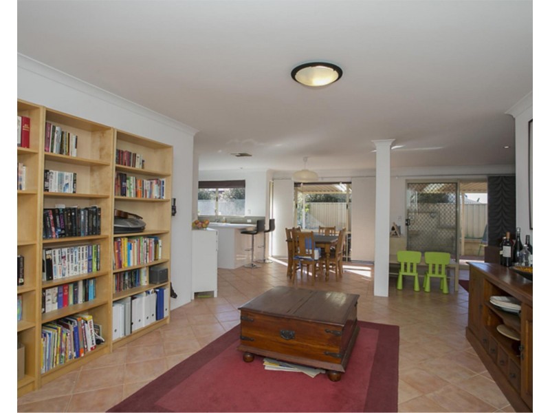 17 Bridges Rise, Kiara WA 6054