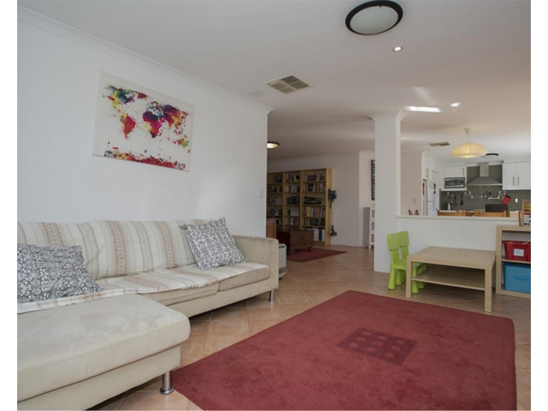 17 Bridges Rise, Kiara WA 6054