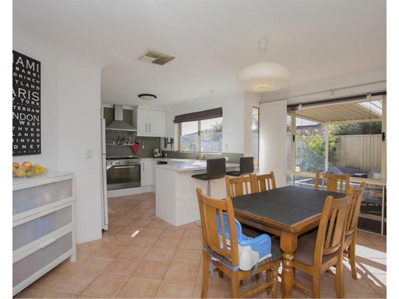 17 Bridges Rise, Kiara WA 6054