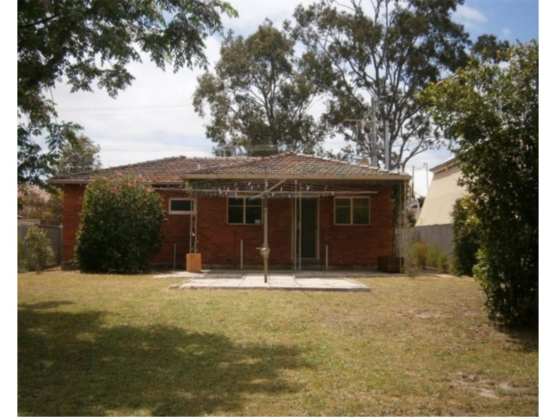 35 Lawrence Street, Bayswater WA 6053