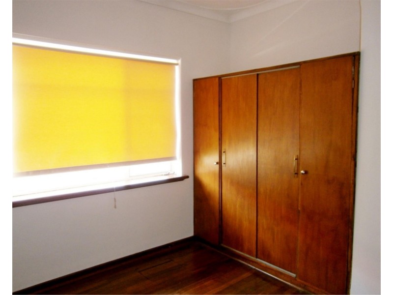 35 Lawrence Street, Bayswater WA 6053