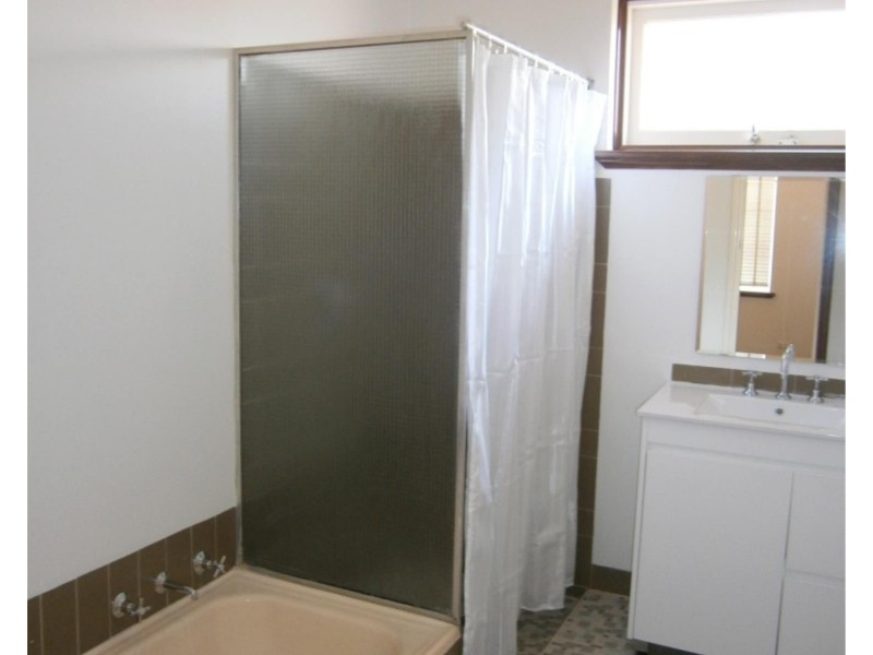 35 Lawrence Street, Bayswater WA 6053