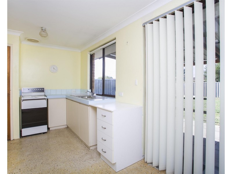 16 Salisbury Road, Beechboro WA 6063
