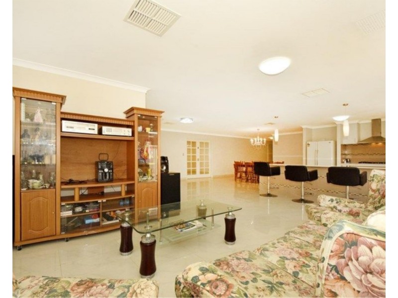 31 Barbarossa Drive, Caversham WA 6055