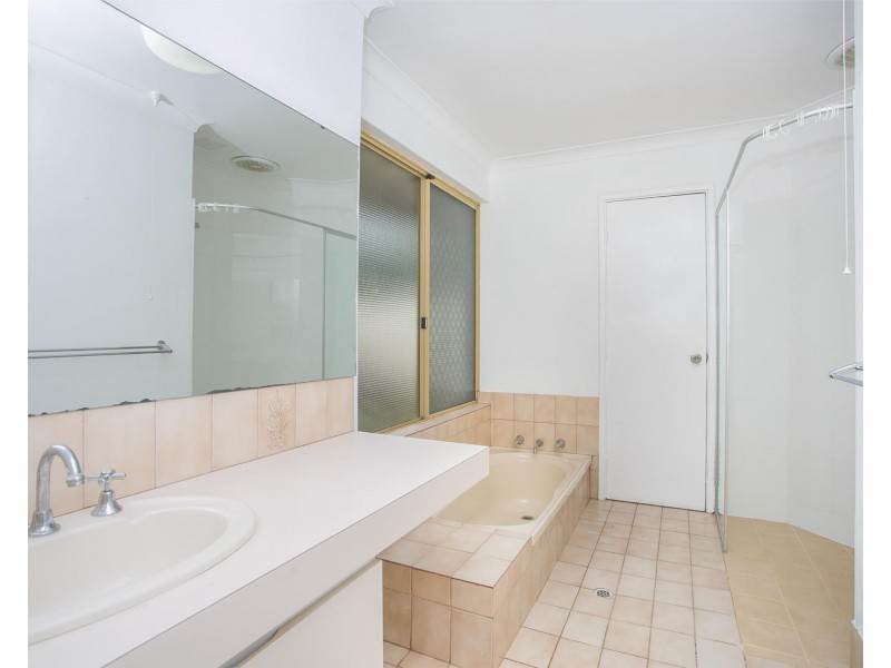 175 Blackadder Road, Swan View WA 6056