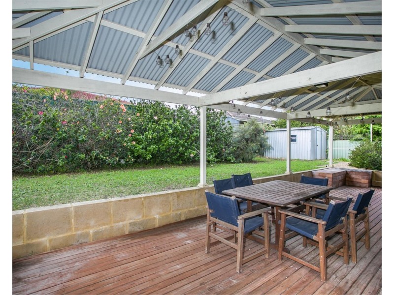 175 Blackadder Road, Swan View WA 6056