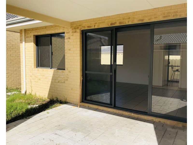 1/6 Classic Rise, Pearsall WA 6065