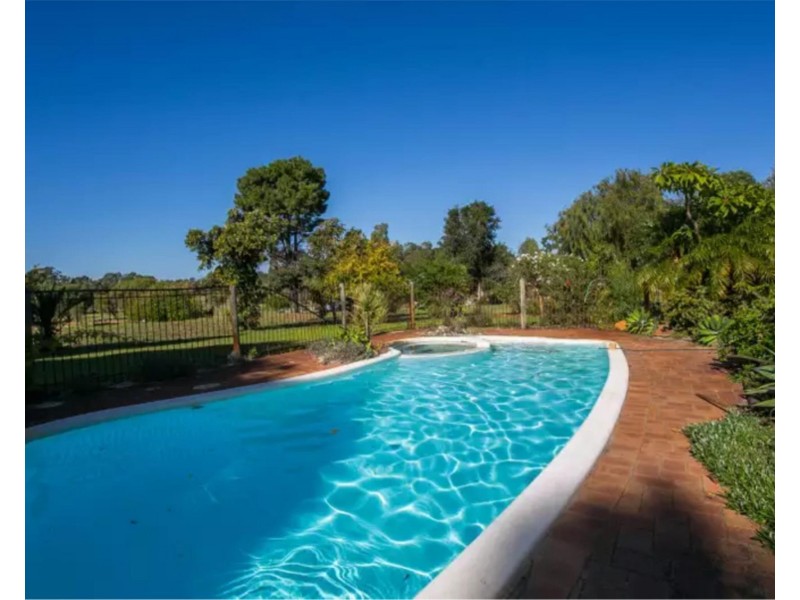 84 Fergusson Close, West Swan WA 6055