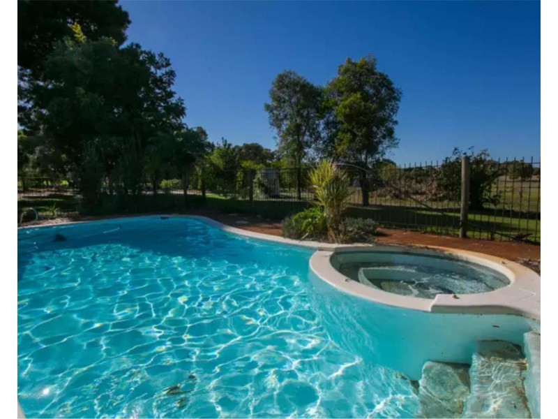 84 Fergusson Close, West Swan WA 6055