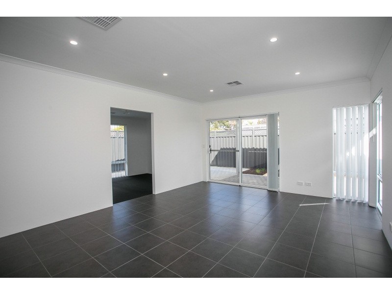 2/12 Chireton Place, Beechboro WA 6063