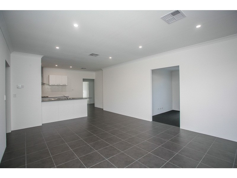 2/12 Chireton Place, Beechboro WA 6063