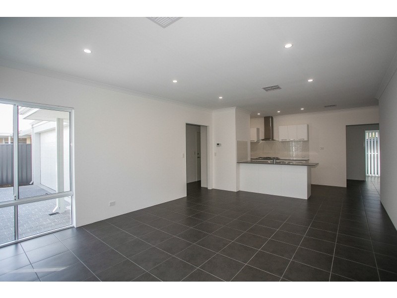 2/12 Chireton Place, Beechboro WA 6063