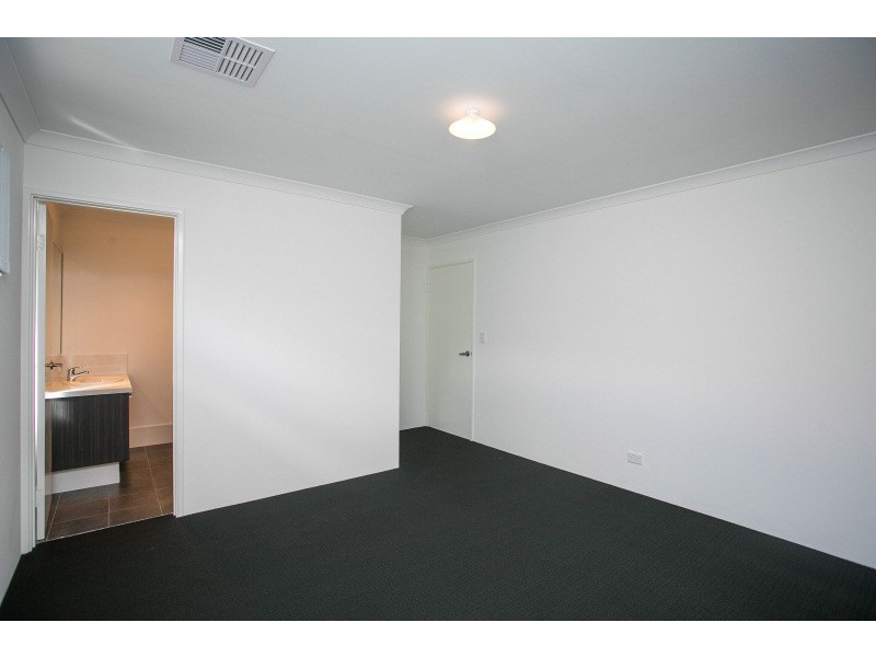 2/12 Chireton Place, Beechboro WA 6063