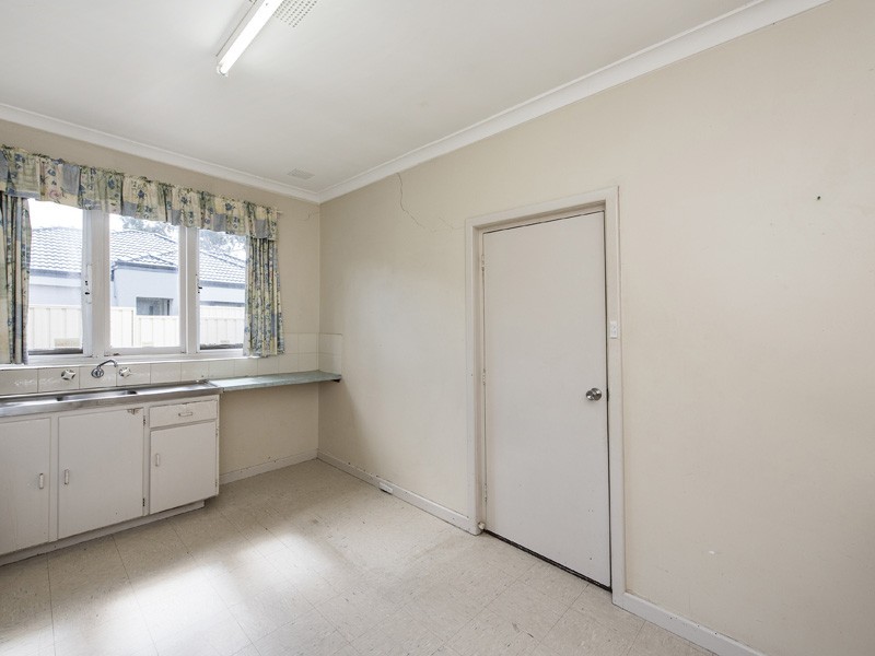 14 Chilgrove Way, Balga WA 6061