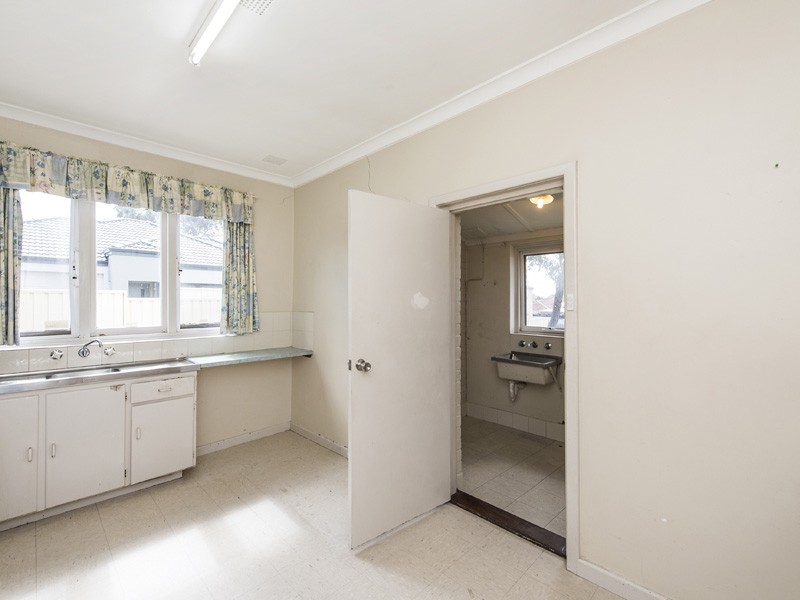 14 Chilgrove Way, Balga WA 6061