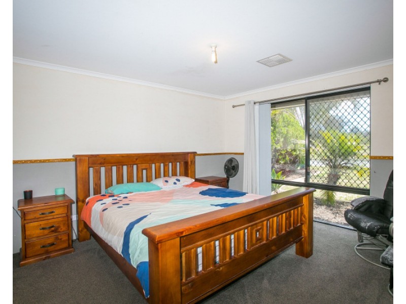 60 Bennett Street, Caversham WA 6055