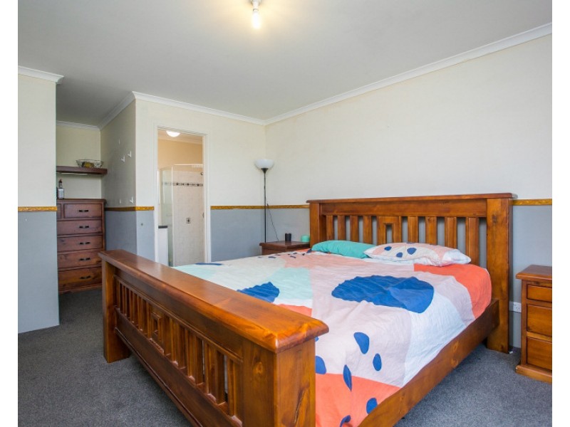 60 Bennett Street, Caversham WA 6055