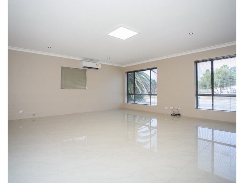 77 Maguire Avenue, Beechboro WA 6063