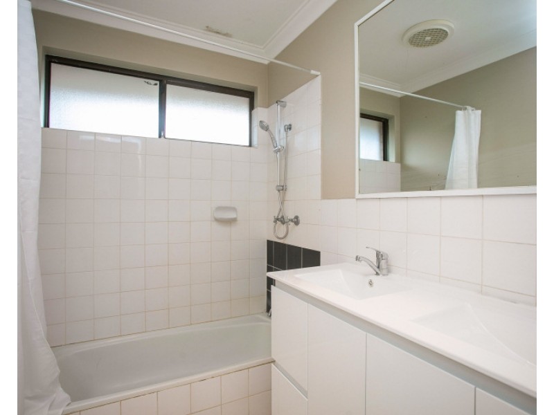 77 Maguire Avenue, Beechboro WA 6063