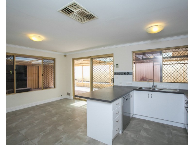 17 Maranon Crescent, Beechboro WA 6063