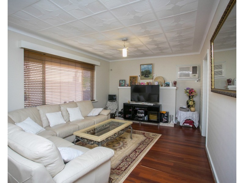 54 Smith Street, Dianella WA 6059