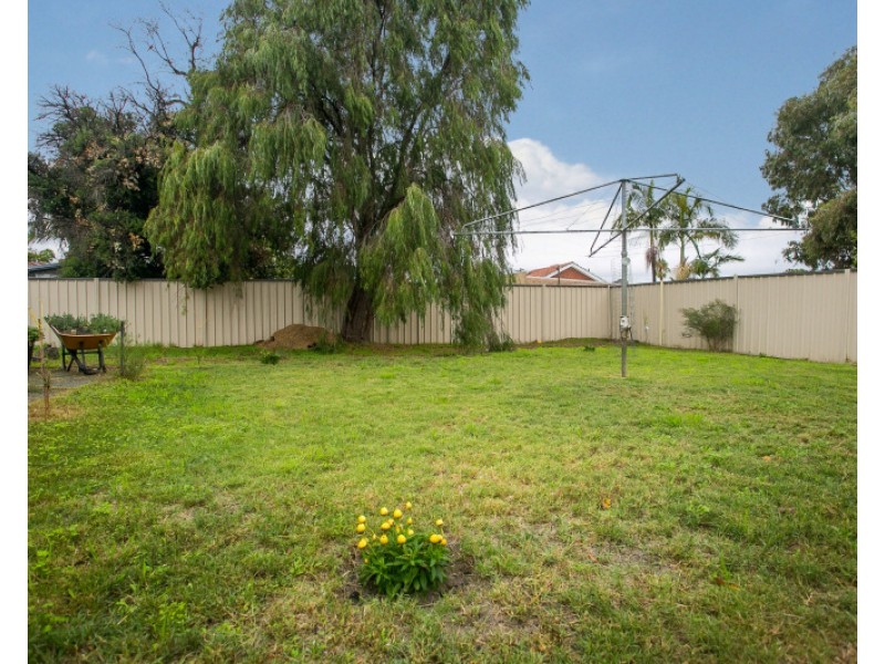 19 Altone Road, Lockridge WA 6054