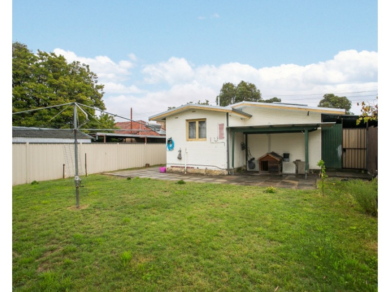 19 Altone Road, Lockridge WA 6054