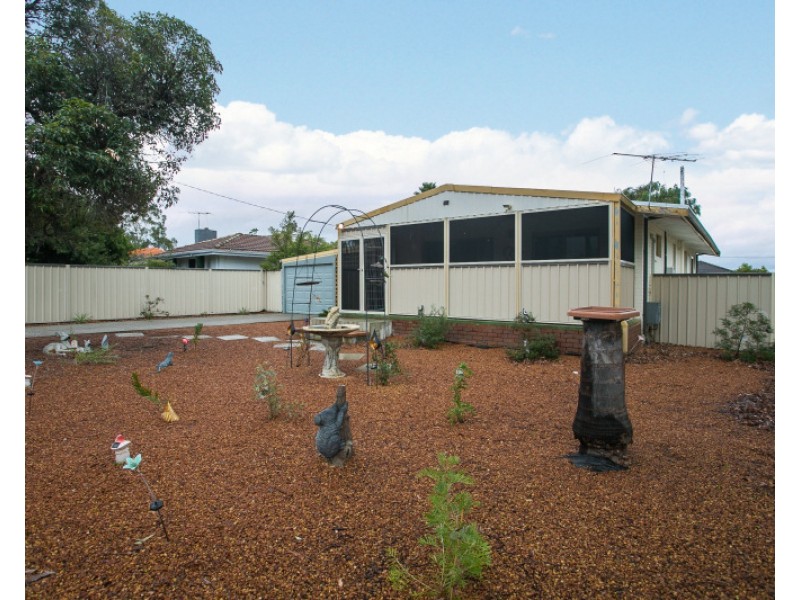 19 Altone Road, Lockridge WA 6054