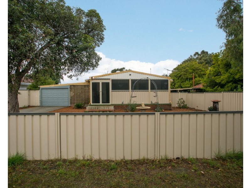 19 Altone Road, Lockridge WA 6054