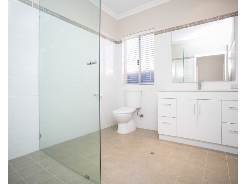 12 Lago Promenade, Aveley WA 6069