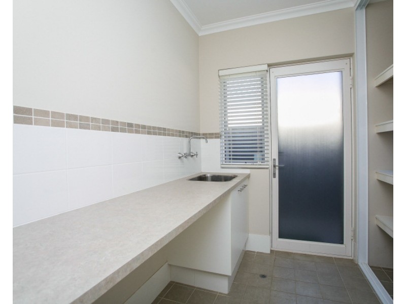 12 Lago Promenade, Aveley WA 6069